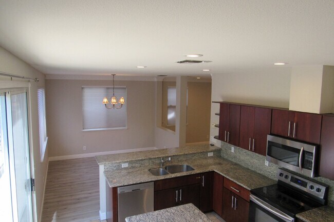 Building Photo - Beautiful 3 Bed/2.5 Bath Single Family in Highly Desirable Castro Valley Neighborhood