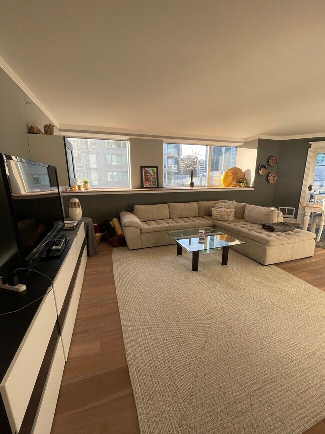 Building Photo - 400 Beale St