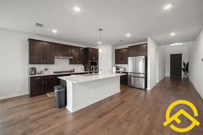 Building Photo - 671 Durian Lp
