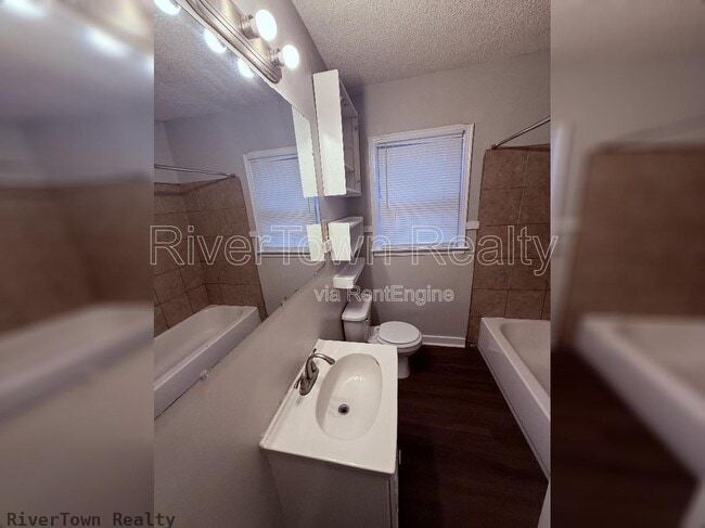 Building Photo - 1454 Delano Ave