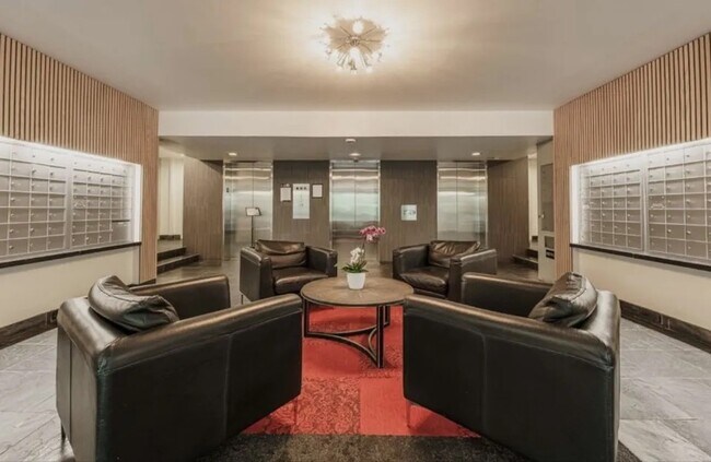 Building Photo - 255 SW Harrison St