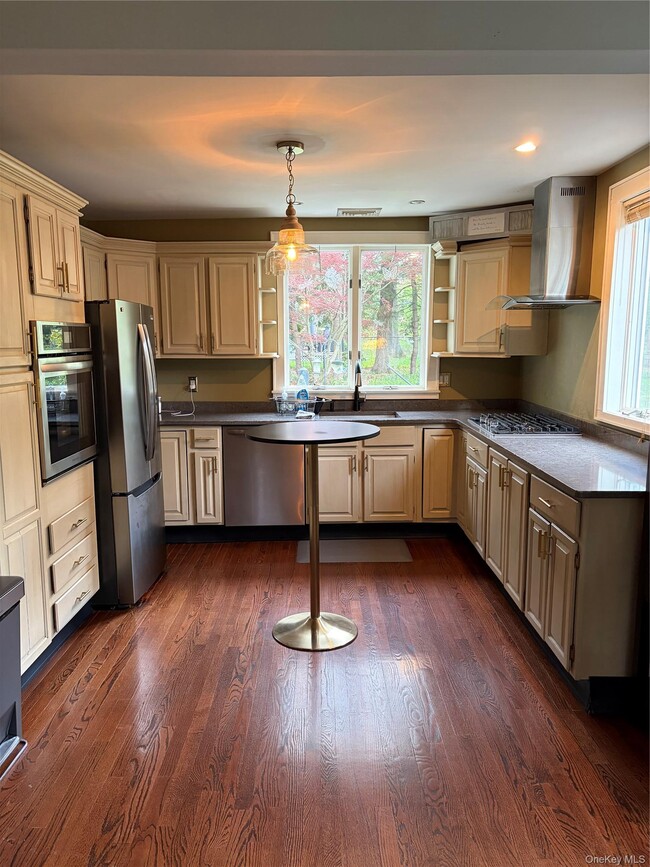 Building Photo - 35 2nd Ave