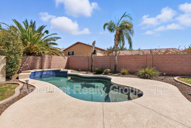 Building Photo - 2313 W Bonanza Ln
