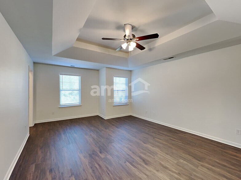 Building Photo - 421 Lossie Ln