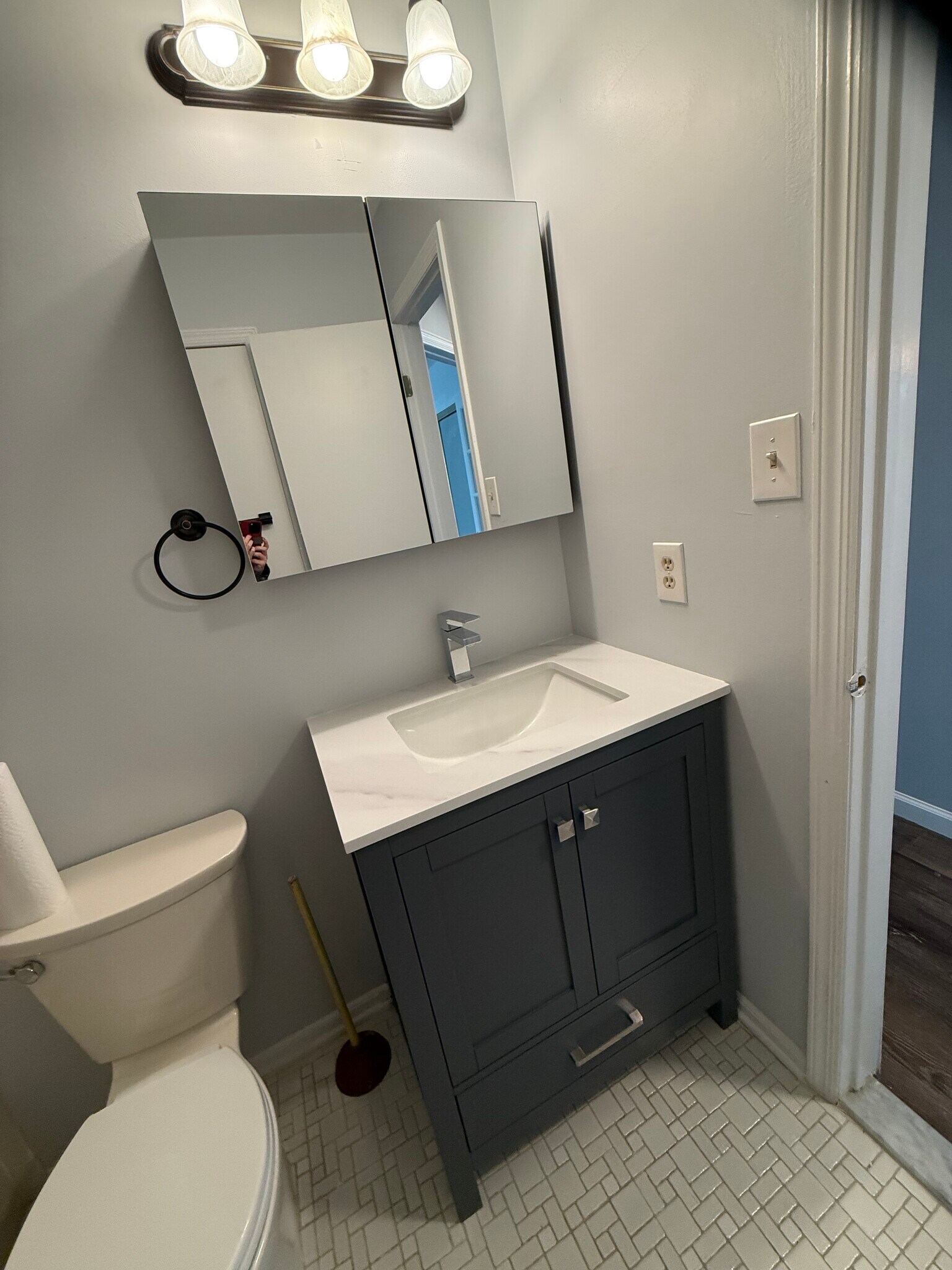 Building Photo - 713 Pinehurst Ct