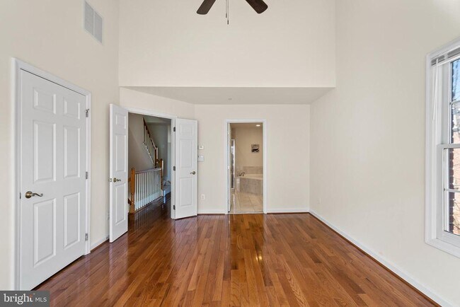 Building Photo - 8831 Ashgrove House Ln