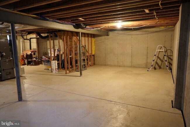 Building Photo - 101 Goldenrod Ln