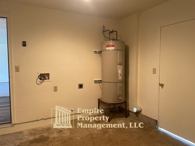 Building Photo - 3819 Dove Ln