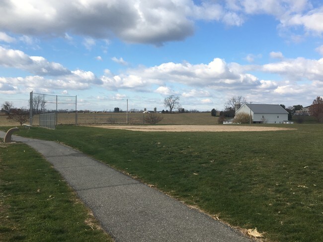 Building Photo - 301 Lakeside Crossing