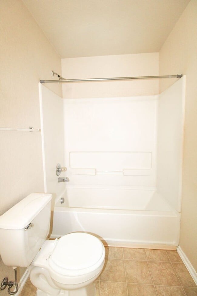 Building Photo - 16130 Branching Oaks