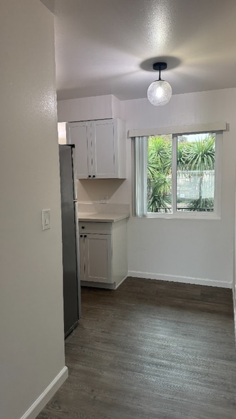Building Photo - 283 Ellwood Beach Dr