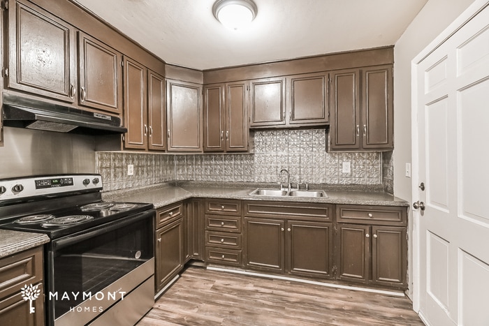 Building Photo - 833 Hoss Rd