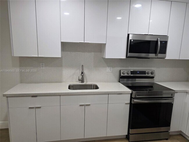 Building Photo - 1191 W 53rd Terrace