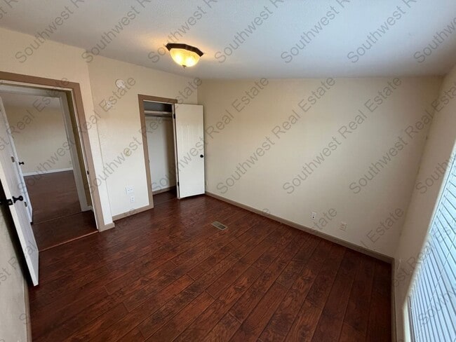 Building Photo - Texico School District - Country Home!