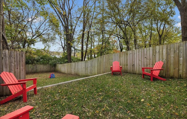 Building Photo - "Experience Nashville Charm: Spacious 3-Bed, 3.5-Bath Retreat on Byrum Avenue!" Fenced Back Yard!