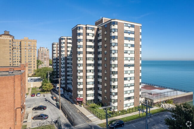 Building Photo - Lake Terrace Condominiums