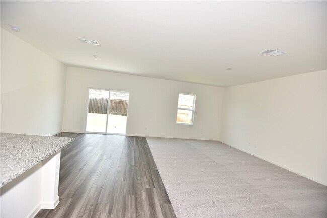Building Photo - 21659 Cottage Ln