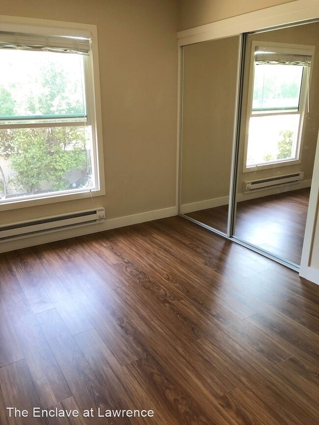 Building Photo - 1981 St Lawrence Dr