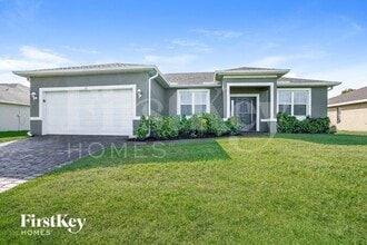 Building Photo - 112 NW 11th St