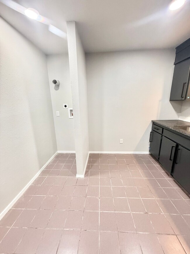 Building Photo - 18135 Serenity Way