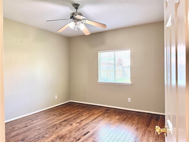 Building Photo - 16518 Wheatmill Ct