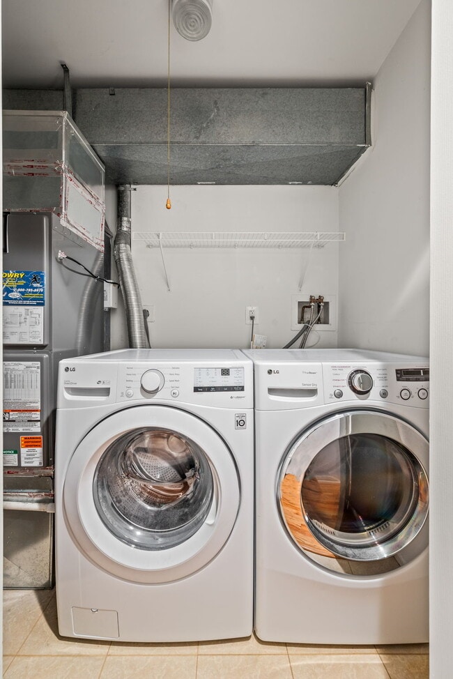 Building Photo - 404 Worthington Dr