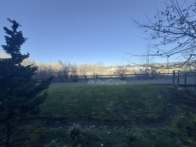 Building Photo - 16401 NW Chadwick Way