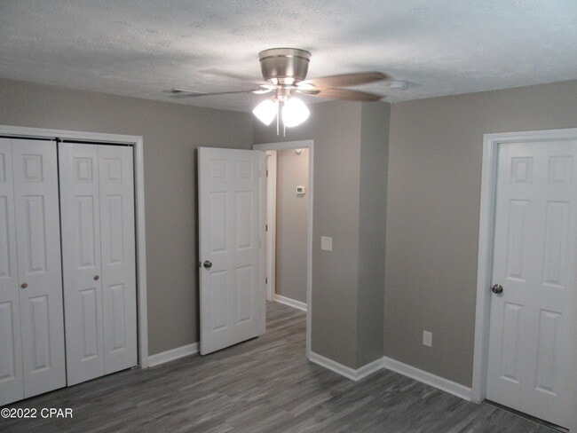 Building Photo - 2912 Sequoia Ave