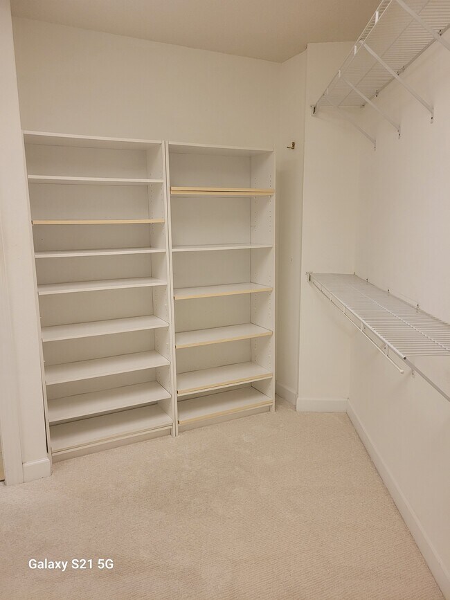 Building Photo - 148 Lakewood Dr