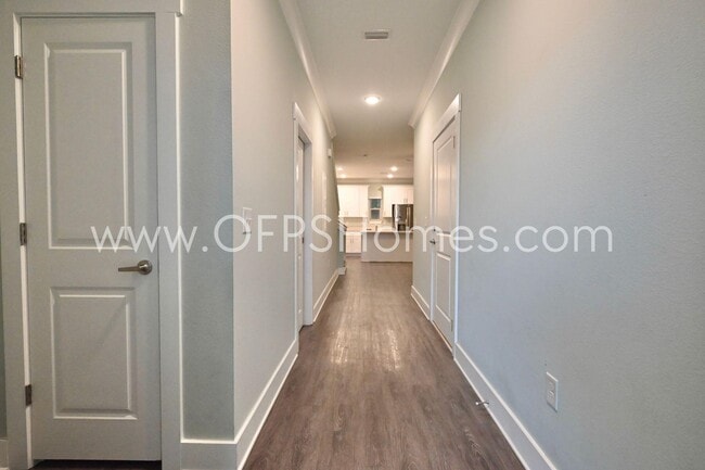 Building Photo - 312 N Sand Palm Rd