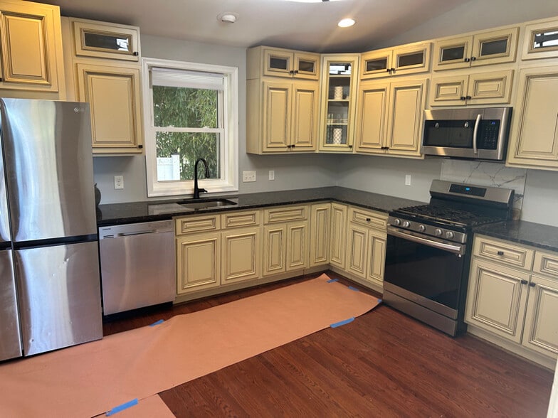 Building Photo - 5313 Flanders Ave