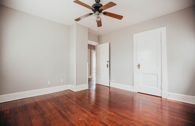 Building Photo - Home with Beauty, Character and Great LOCA...