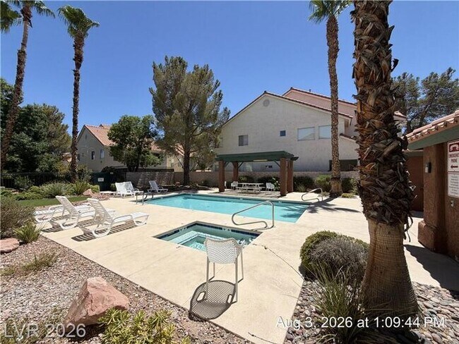 Building Photo - Beautiful Home with Private Balcony, Fireplace & Granite Kitchen