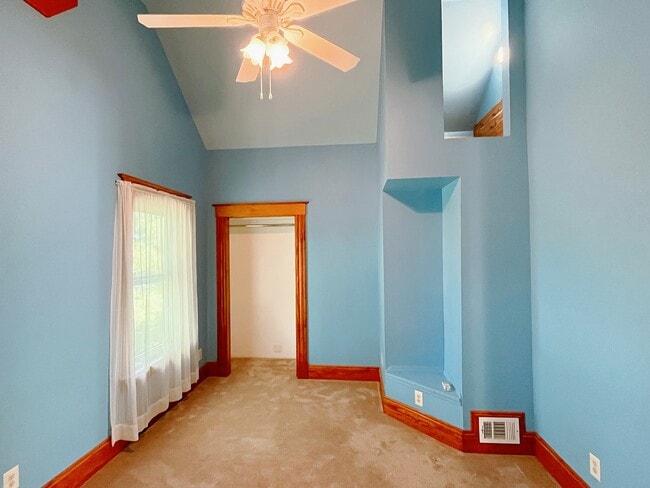 Building Photo - 8402 Blue Ash Rd