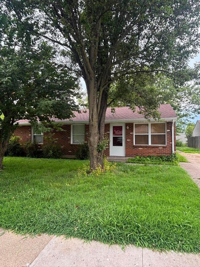 Building Photo - 2513 Strickland Dr