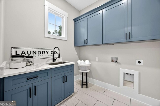 Building Photo - 6651 Malvin Dr