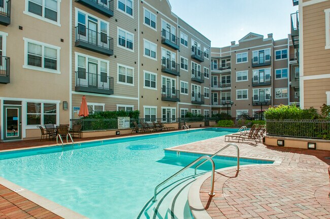 Building Photo - 3000 Vanderbilt Pl