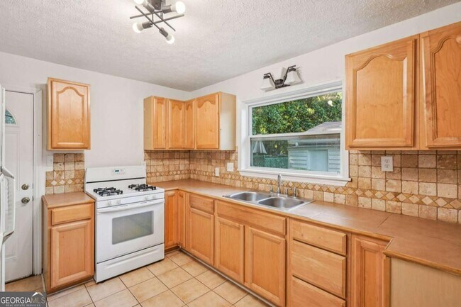 Building Photo - 125 Chappell Rd SW