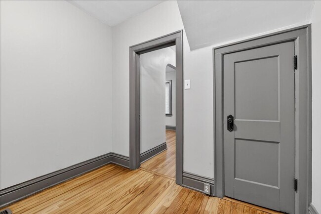 Building Photo - 4621 Quincy St