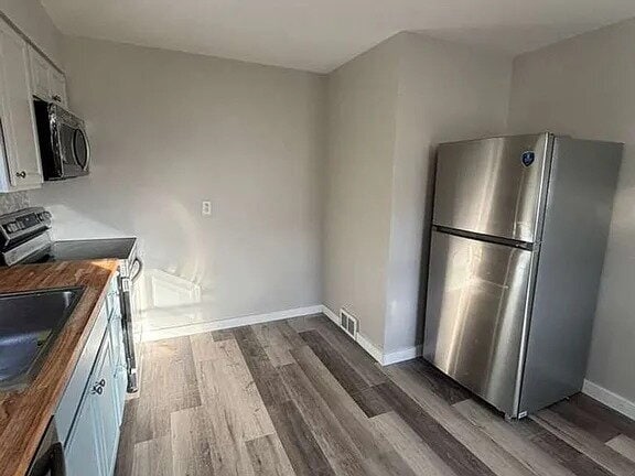 Building Photo - This fully renovated home is located on Graham Avenue in Monessen