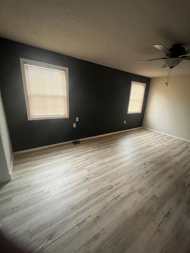 Building Photo - Come take a look at this 3-bedroom 2-bath home in Dover.