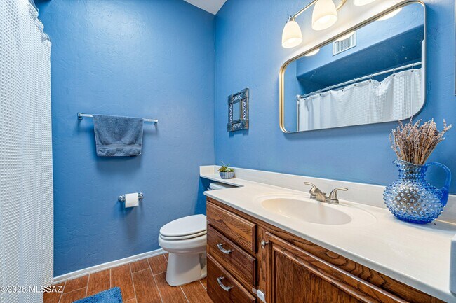 Building Photo - 6486 N Sun Bluff Dr