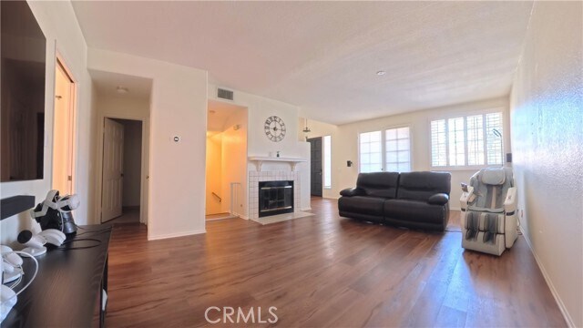 Building Photo - 415 E Bougainvillea Ln