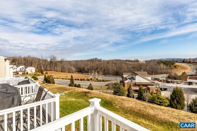 Building Photo - 2033 Elm Tree Ct