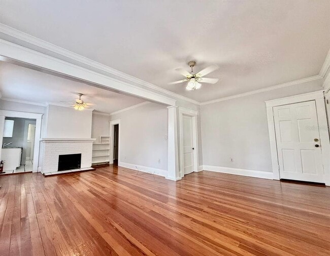 Building Photo - 607 S Willow Ave