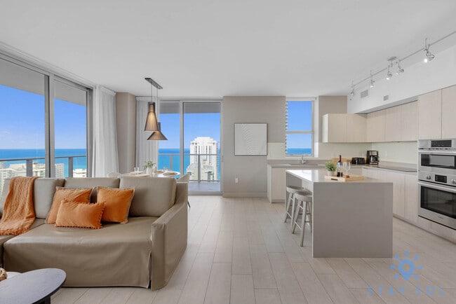 Building Photo - 4010 S Ocean Dr