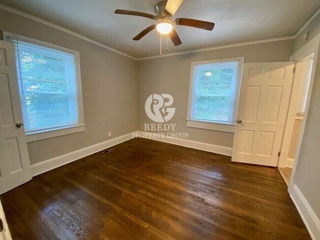 Building Photo - Beautifully renovated Spartanburg Home!