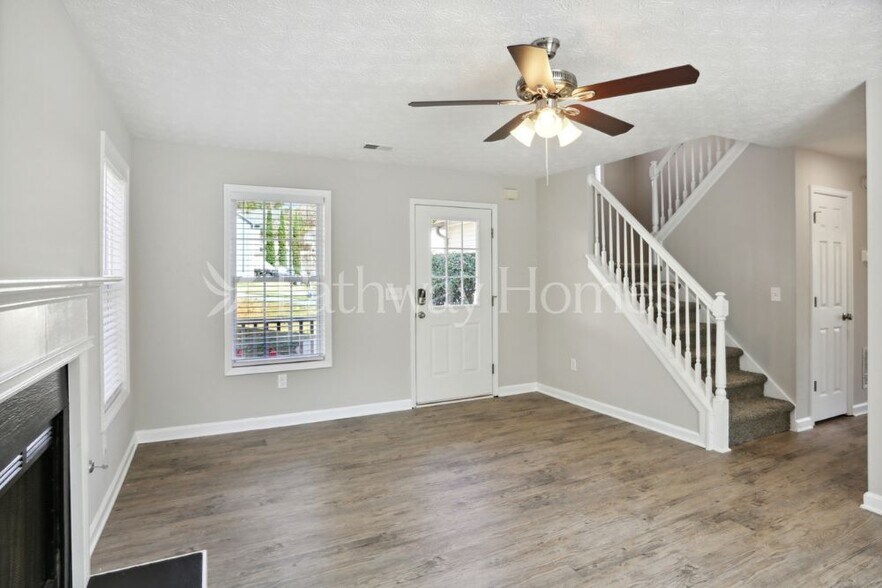 Building Photo - 62 Nellie Brook Dr SW