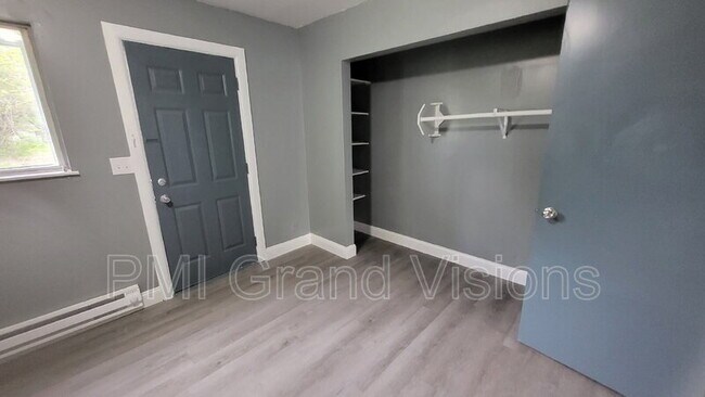 Building Photo - 1343 N Gulick Ave