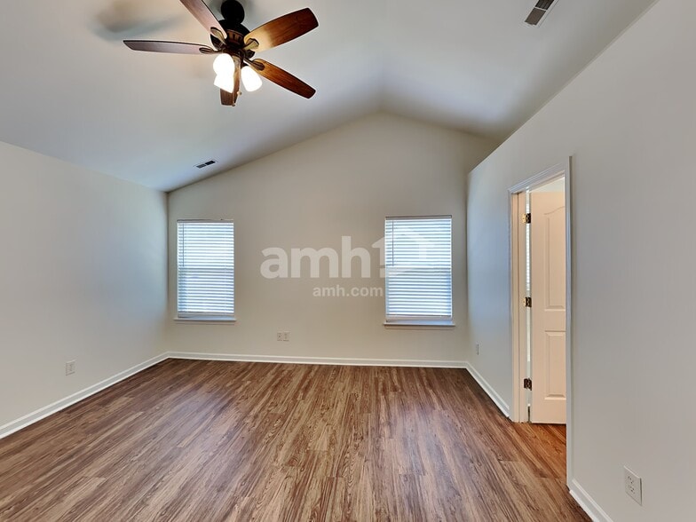 Building Photo - 3801 Wingdale Ct